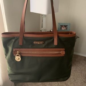 Michael Kors tote